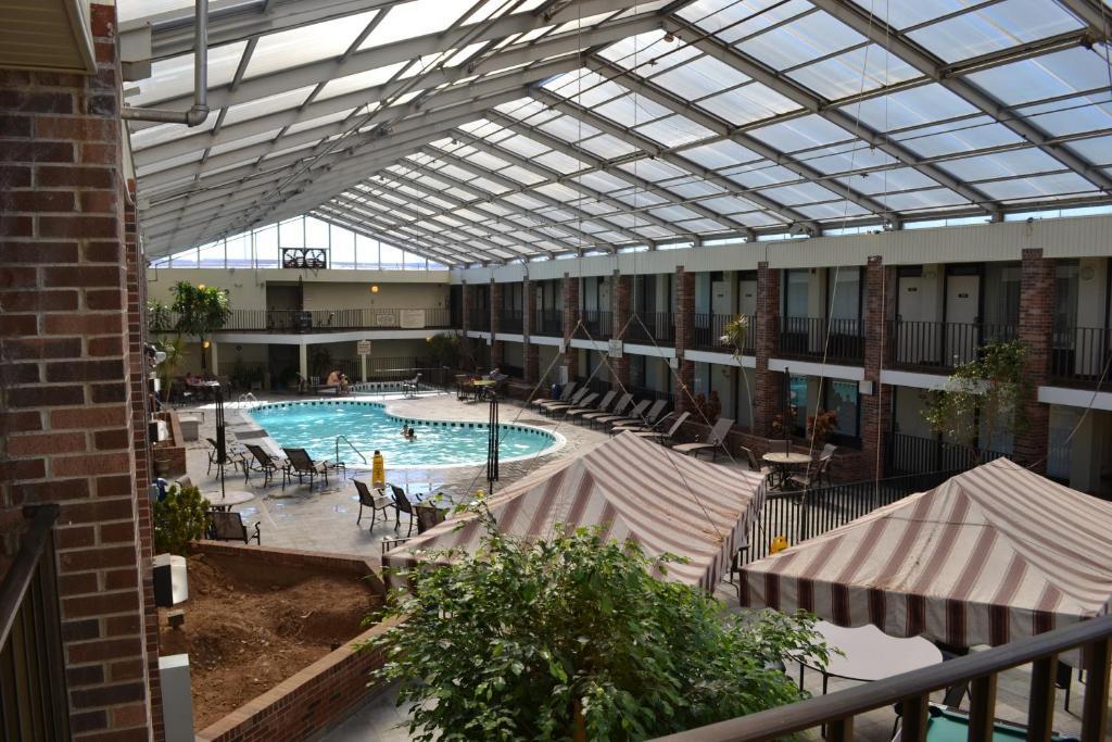 The Greenwood Hotel ボーリンググリーン エクステリア 写真